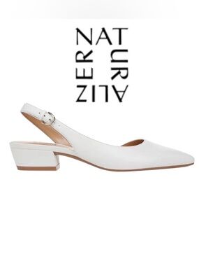 9 Wide Naturalizer Minimalist Banks Shoes in Neutral White, Wide Width